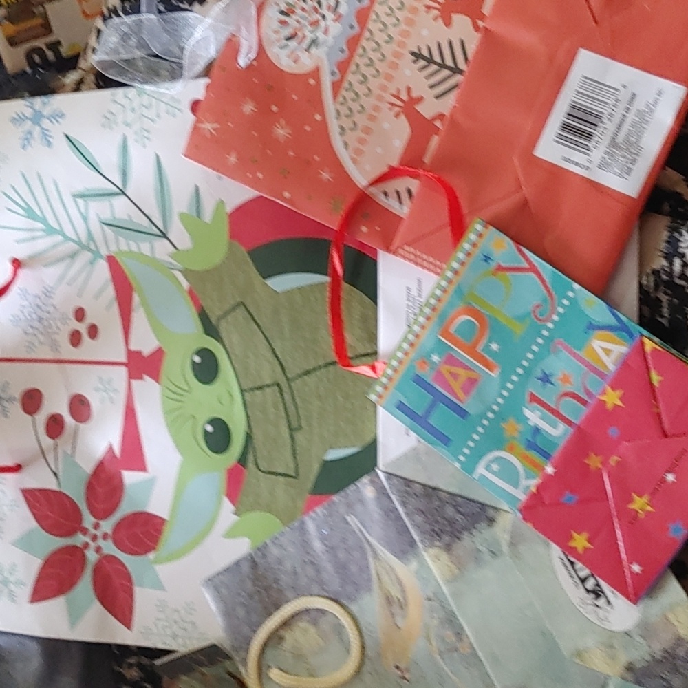 ๐Gift Bags (4) - Picture 2 of 2